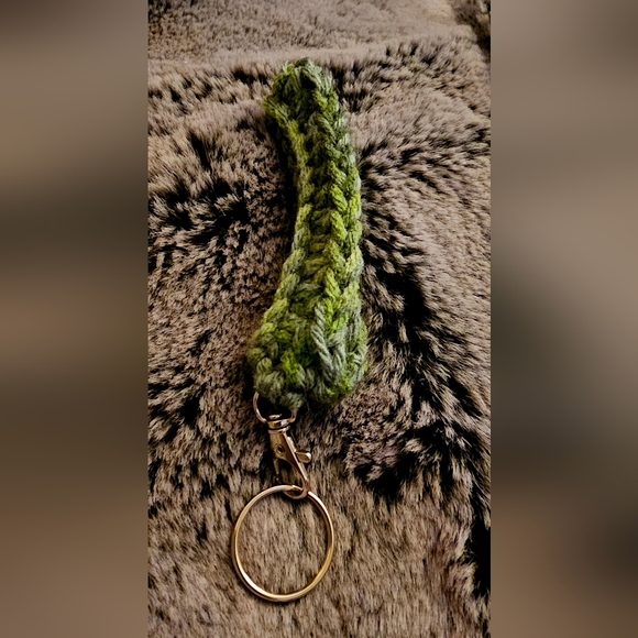 Crochet Keychain Wristlet - Picture 4 of 4